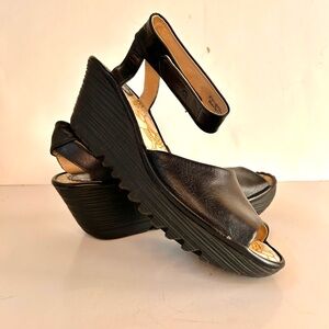 Fly London Yula black leather platform sandals in EU size 40 (US women’s 9–9.5)
